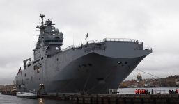 Cận cảnh vẻ hoành tráng của tàu sân bay trực thăng Pháp đóng cho Nga