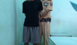 Cướp điện thoại bằng cách dùng dao lam tấn công vùng cổ