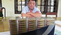 Người đàn ông mang 500 viên đạn qua biên giới