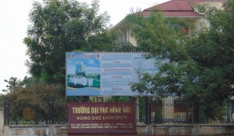 Một giảng viên đại học bị bắt tạm giam để điều tra tội lừa đảo