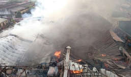 Cháy lớn tại phố Đại Từ, lửa thiêu rụi xưởng gỗ 1000 m2