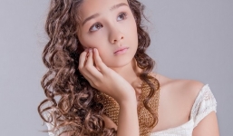 'Bà trùm' Venus tiết lộ hot girl 12 tuổi thay thế Andrea