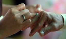 Trung Quốc bắt 11 kẻ đào trộm xác phụ nữ bán cho “đám cưới ma”