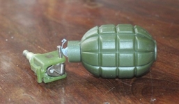 Lựu đạn nhựa phát nổ, 2 trẻ bị thương nặng