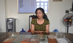 Bà trùm ma túy dấu 8 bánh heroin dưới gốc nghệ