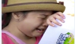 Bố ơi, mình đi đâu thế: Con gái Thúy Hạnh khóc thút thít vì ngủ chuồng bò