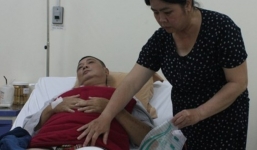 Vừa rời quán cà phê, bị hai thanh niên dùng dao đâm trọng thương