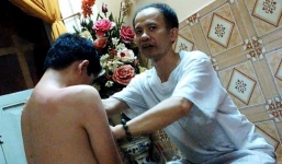 Bắt quả tang đối tượng lừa đảo, trị bệnh bằng... tàn thuốc lá 