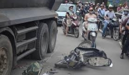 Phó chỉ huy quân sự tỉnh Bến Tre bị xe tải đâm tử vong