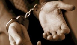 Mời bạn cầm dao đâm vì nghĩ mình có khả năng bất tử