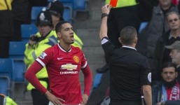 Van Gaal gọi Smalling là 'kẻ ngu ngốc'