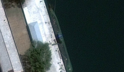 Báo Hàn: Triều Tiên hạ thủy tàu ngầm mang tên lửa đạn đạo