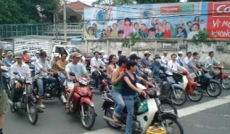 Phí đường bộ đối với xe máy tăng 1,5 lần từ 3/11 