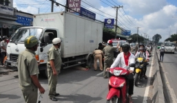 Xe tải cán 2 lần, một phụ nữ tử vong