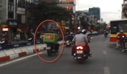 Clip thanh niên gây tai nạn rồi bỏ chạy, cụ già thót tim