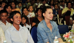 Sự đối lập giữa Hồ Ngọc Hà và Cường đô la