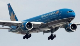 Hành khách Vietnam Airlines đỏi mở cửa thoát hiểm nhảy khỏi máy bay 