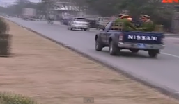 Hai kẻ giấu mặt chém người, nổ súng cướp xe SH (Phần 2)