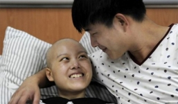 Chuyện tình cảm động của chàng trai quyết tâm cưới bạn gái ung thư