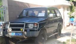 Rao bán xe ô tô biển xanh 70 triệu đồng... ngoài vỉa hè