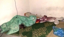 Hà Nội: Đạp cửa lao vào phòng trọ, đâm bạn gái cũ tử vong