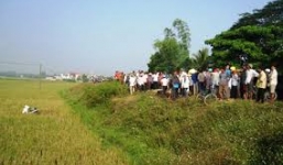 Phát hiện thi thể người đàn ông với nhiều vết chém bên bờ ruộng