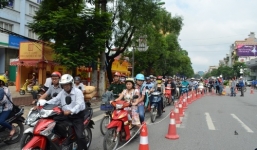 Lập rào chắn, phân luồng khu vực Cầu Giấy - Kim Mã