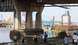 Nam sinh nhảy cầu Sài Gòn tự tử trước mặt anh trai và người yêu