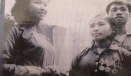 Chuyện đời ly kỳ của nữ cận vệ ra chiến trường từ năm 13 tuổi (2)