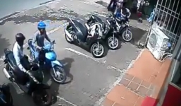 Clip: Trộm xe SH, hai kẻ gian bị người dân đánh tơi tả