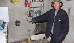 Vụ dùng xăng đốt vợ: Người vợ nằm trong viện vẫn lo cho chồng