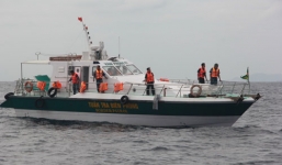 Phó Thủ tướng yêu cầu khẩn trương tìm kiếm 8 thuyền viên mất tích