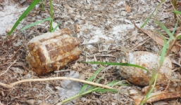 Đào cọc làm chuồng trâu, phát hiện hố chứa mìn