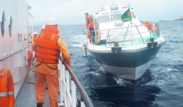 Gia đình đề nghị xem xét tình huống thuyền viên mắc kẹt dưới tàu