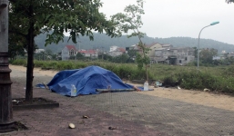 Nghệ An: Phát hiện một thi thể phụ nữ bên đường