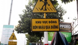 Biển báo lạ cảnh báo 'khu vực đông bợm nhậu qua đường'