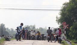 Nam thanh niên bị tàu kéo lê 50m, tử vong tại chỗ