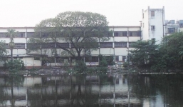 Nhóm sinh viên y khoa tra tấn nghi can ăn trộm đến chết