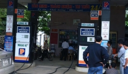 Nghệ An: Phát hiện hàng chục cửa hàng xăng dầu lắp IC giả