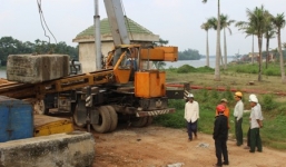 Đứt dây cáp cần cẩu, một người thương nặng