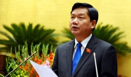 Bộ trưởng Thăng hứa không để dân chui túi nilong, đu dây vượt lũ