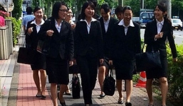 Hàn Quốc: Bộ Lao động khuyên nữ giới 'hoạt động giới tính' khi xin việc