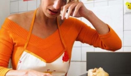 Mẹo cắt hành tây không bị cay mắt