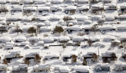 Toàn cảnh nước Mỹ chìm trong băng tuyết đến 'không thể tin nổi'
