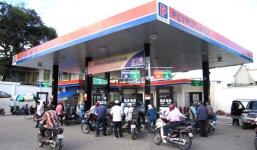 Giá xăng tiếp tục giảm lần thứ 10 liên tiếp