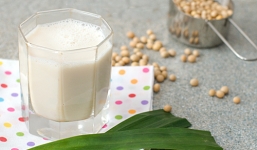 Làm sữa đậu nành thơm ngon trong vòng 15 phút