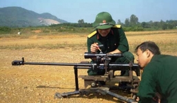 Clip: Uy lực súng bắn tỉa hạng nặng do Việt Nam sản xuất