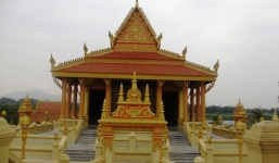 Chiêm ngưỡng kiến trúc Chăm và Khmer giữa lòng Hà Nội