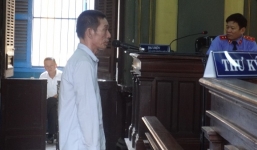 Chồng say rượu hành hung vợ trọng thương
