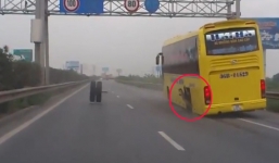 Xe khách rơi bánh khi đang chạy trên đường cao tốc